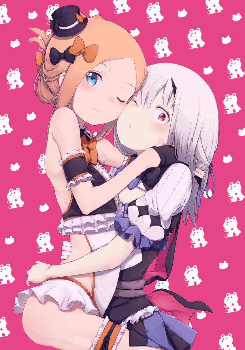 2girls abigail_williams_(fate) absurdres alternate_costume alternate_hairstyle bangs blonde_hair blue_eyes blush bow breasts daisi_gi fate/grand_order fate_(series) forehead hair_bow highres horns lavinia_whateley_(fate) long_hair multiple_bows multiple_girls parted_bangs purple_eyes short_sleeves sidelocks single_horn small_breasts smile white_hair