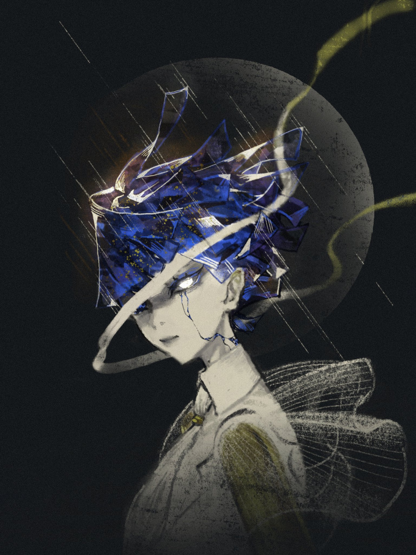 1other ascot black_background blue_hair closed_mouth cracked_skin floating_clothes floating_hair from_side full_moon golden_arms highres houseki_no_kuni looking_at_viewer looking_to_the_side moon moon_uniform_(houseki_no_kuni) other_focus phosphophyllite phosphophyllite_(ll) ribbon see-through see-through_sleeves short_hair short_sleeves solo spoilers upper_body white_ascot white_eyes wide_sleeves zimazhima