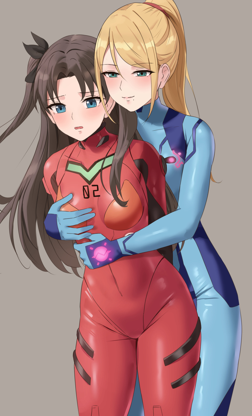 absurdres amayo_thranana black_hair blonde_hair blue_bodysuit blue_eyes bodysuit breasts closed_mouth cosplay crossover fate/stay_night fate_(series) grabbing grabbing_from_behind green_eyes grey_background high_ponytail highres hug long_hair medium_breasts metroid mole mole_under_mouth open_mouth plugsuit red_bodysuit samus_aran simple_background skin_tight smile souryuu_asuka_langley souryuu_asuka_langley_(cosplay) tohsaka_rin two_side_up very_long_hair yuri zero_suit