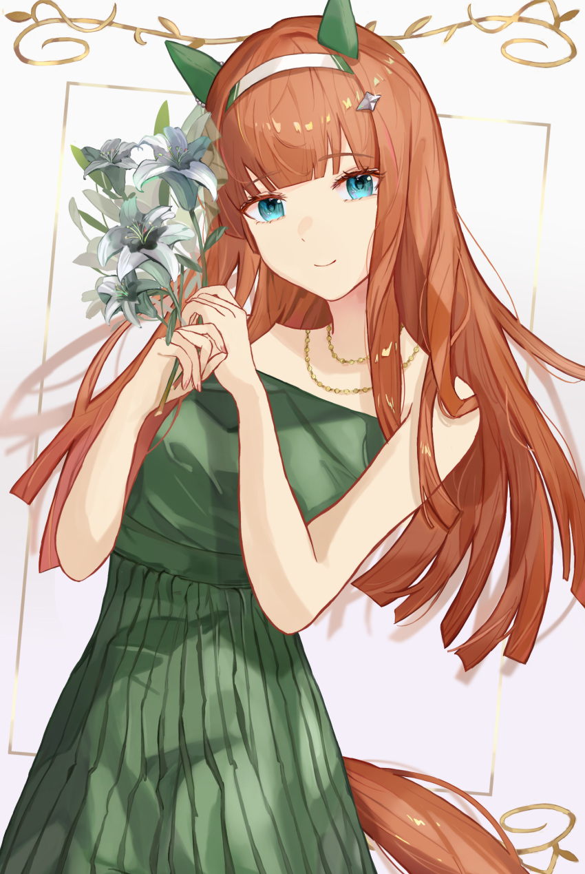 1girl animal_ears blue_eyes blunt_bangs breasts capelet closed_mouth commentary dress flower green_dress grey_hairband hairband highres holding holding_flower horse_girl jewelry long_hair looking_at_viewer medium_breasts name_connection necklace notice_lines orange_hair pleated_dress red_capelet silence_suzuka_(umamusume) simple_background smile solo standing tail umamusume watage_tanpopo white_background