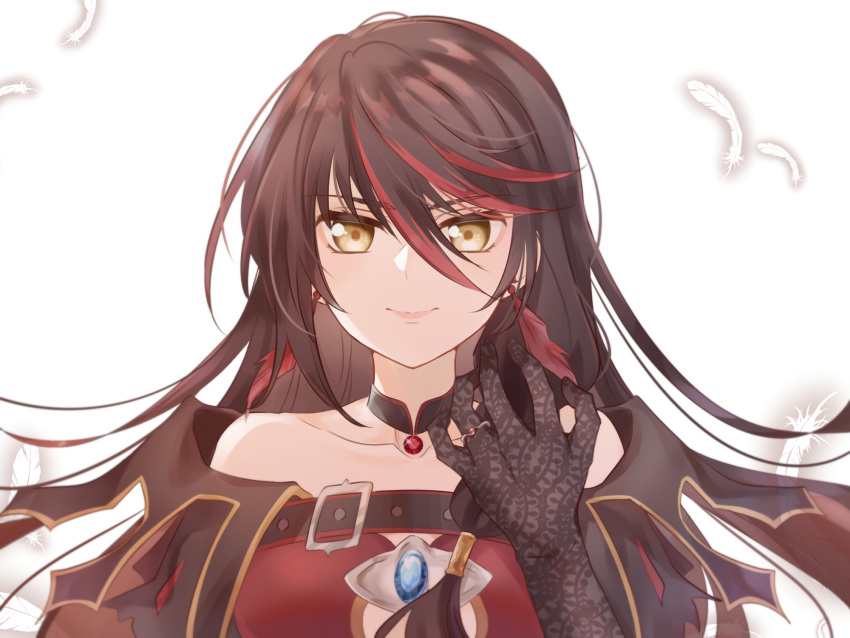 1girl bangs black_choker black_gloves brown_hair choker closed_mouth collarbone earrings elbow_gloves eyebrows_visible_through_hair floating_hair gloves hair_between_eyes highres jewelry kaiserdracon long_hair looking_at_viewer multicolored_hair red_feathers red_hair simple_background smile solo swept_bangs tales_of_(series) tales_of_berseria two-tone_hair upper_body velvet_crowe white_background yellow_eyes