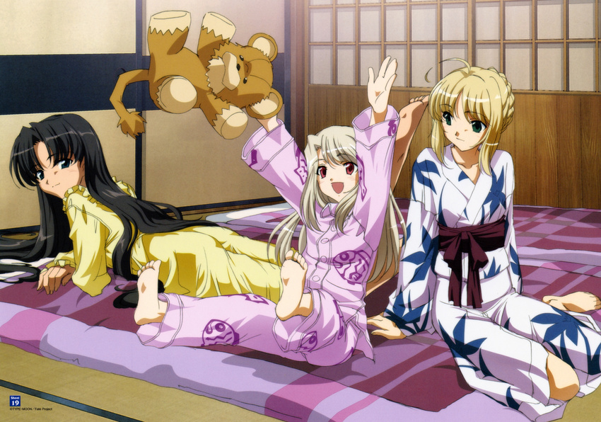 animal_print artoria_pendragon_(all) barefoot fate/stay_night fate_(series) feet fish_print highres illyasviel_von_einzbern indoors japanese_clothes kimono multiple_girls pajamas saber soles stuffed_animal stuffed_lion stuffed_toy toosaka_rin