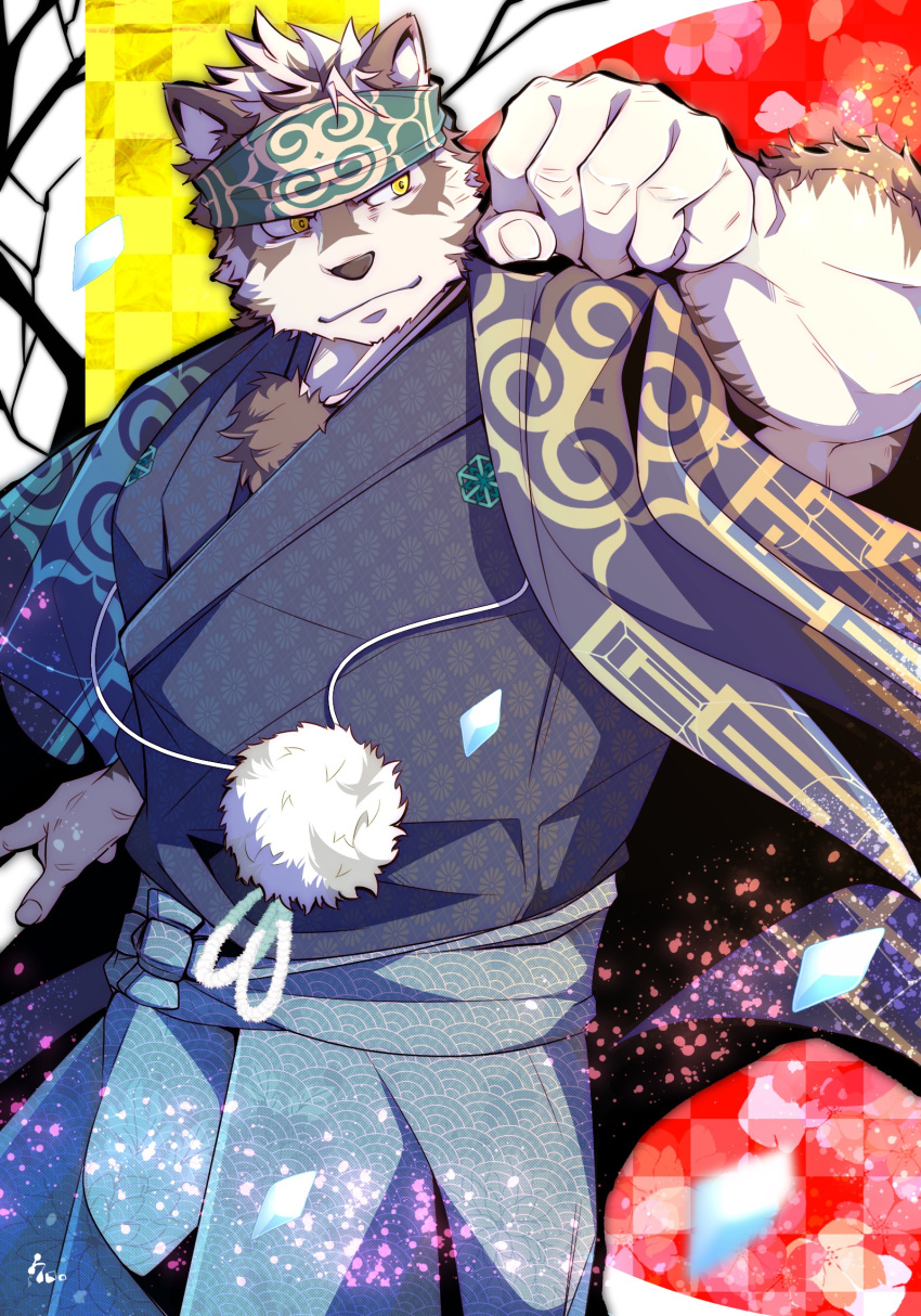 1boy ainu_clothes alternate_costume animal_ears bara chest_hair furry grey_fur grey_hair hakama_skirt headband highres horkeu_kamui_(tokyo_houkago_summoners) japanese_clothes kimono kuro_(shiranui) male_focus muscular muscular_male one_eye_closed pectorals short_hair short_kimono silver_hair smile solo tokyo_houkago_summoners two-tone_fur white_fur wolf_boy wolf_ears yellow_eyes