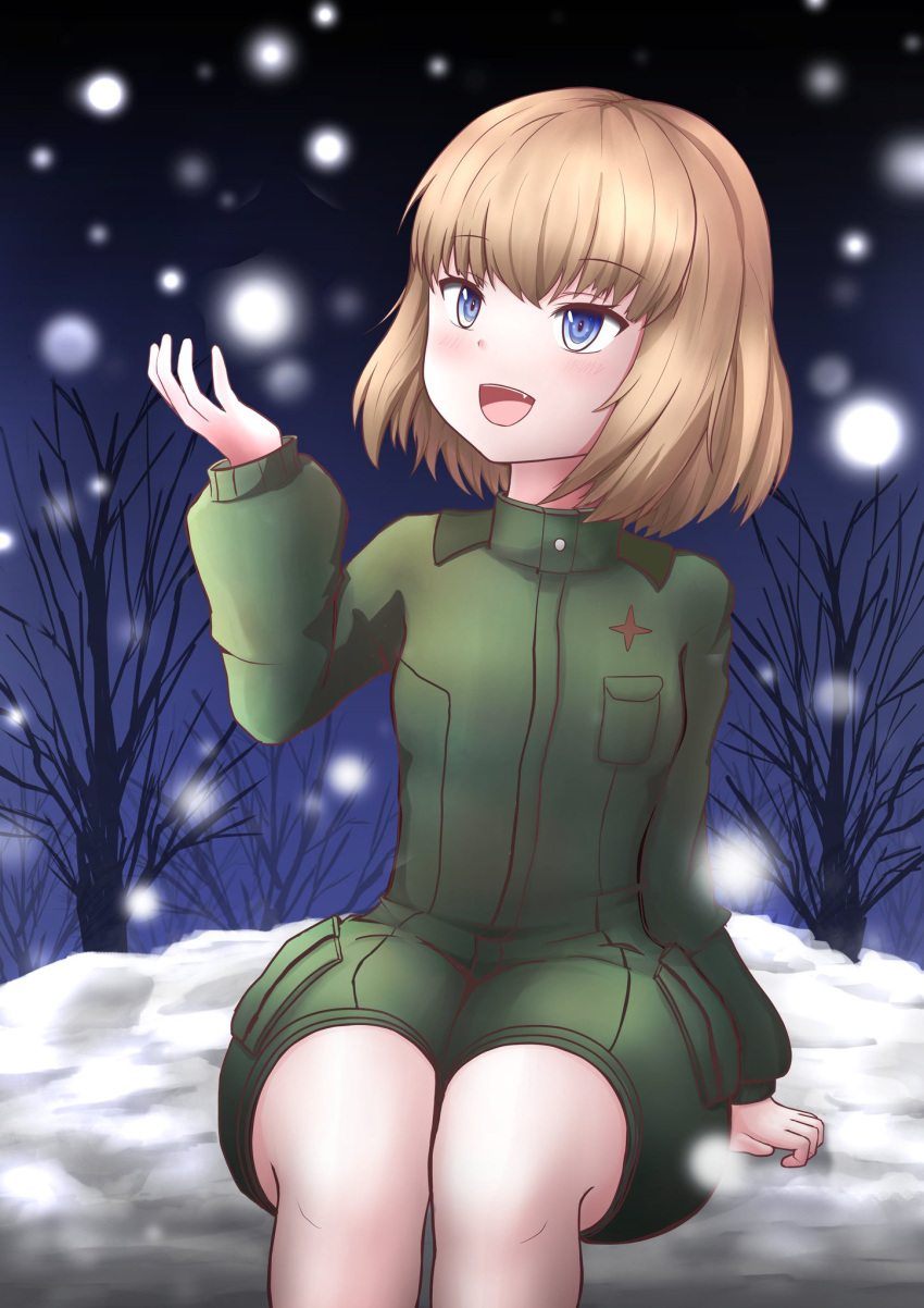 1girl bangs blonde_hair blue_eyes bob_cut commentary eyebrows_visible_through_hair fang girls_und_panzer green_jumpsuit highres insignia jumpsuit katyusha_(girls_und_panzer) long_sleeves looking_to_the_side marin5313 night night_sky open_mouth outdoors pravda_military_uniform short_hair short_jumpsuit sky smile snow snowing