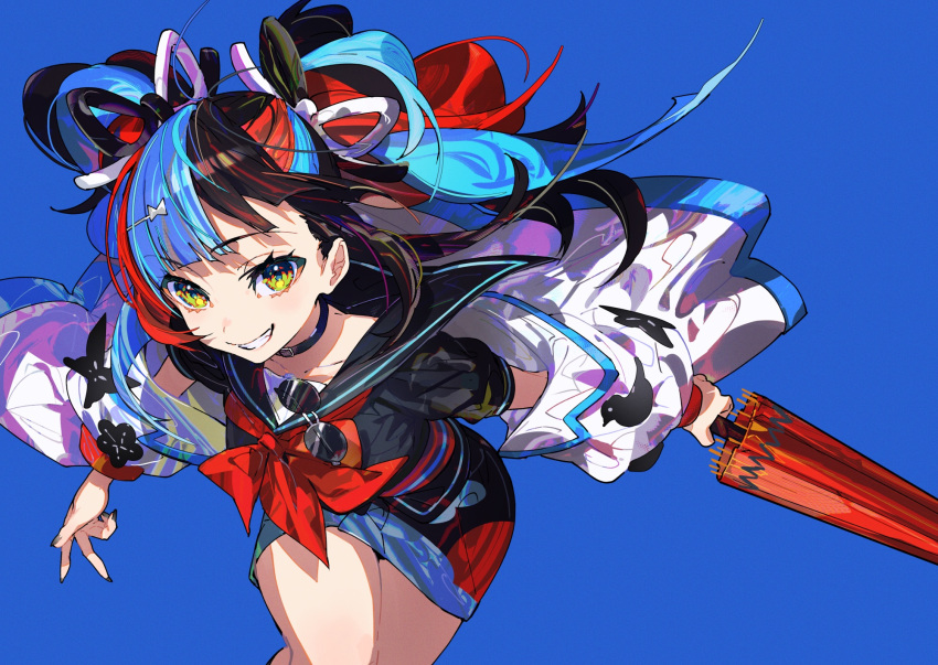 1girl black_hair black_sailor_collar black_shirt black_skirt blue_background blue_hair breasts choker fate/grand_order fate_(series) grin highres jacket large_breasts long_hair long_sleeves looking_at_viewer mika_pikazo multicolored_hair obi off_shoulder oil-paper_umbrella open_clothes open_jacket red_hair sailor_collar sash sei_shounagon_(fate) shirt short_sleeves skirt smile solo twintails umbrella unworn_eyewear white_jacket yellow_eyes