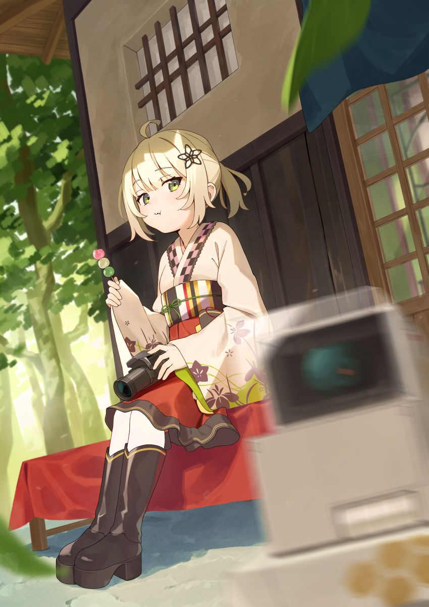 1girl 1other :t absurdres arknights blanket blonde_hair blue_skirt blurry blurry_foreground boots brown_footwear building camera chewing commentary_request dango flower food full_body green_eyes hair_flower hair_ornament highres holding holding_camera holding_food japanese_clothes knee_boots lens_(arknights) long_sleeves looking_at_viewer obi official_alternate_costume on_bench outdoors pink_shirt robot sanshoku_dango sash scene_(arknights) scene_(betsushi)_(arknights) shirt short_hair short_ponytail shoujo_l sitting skirt tree wagashi wide_sleeves