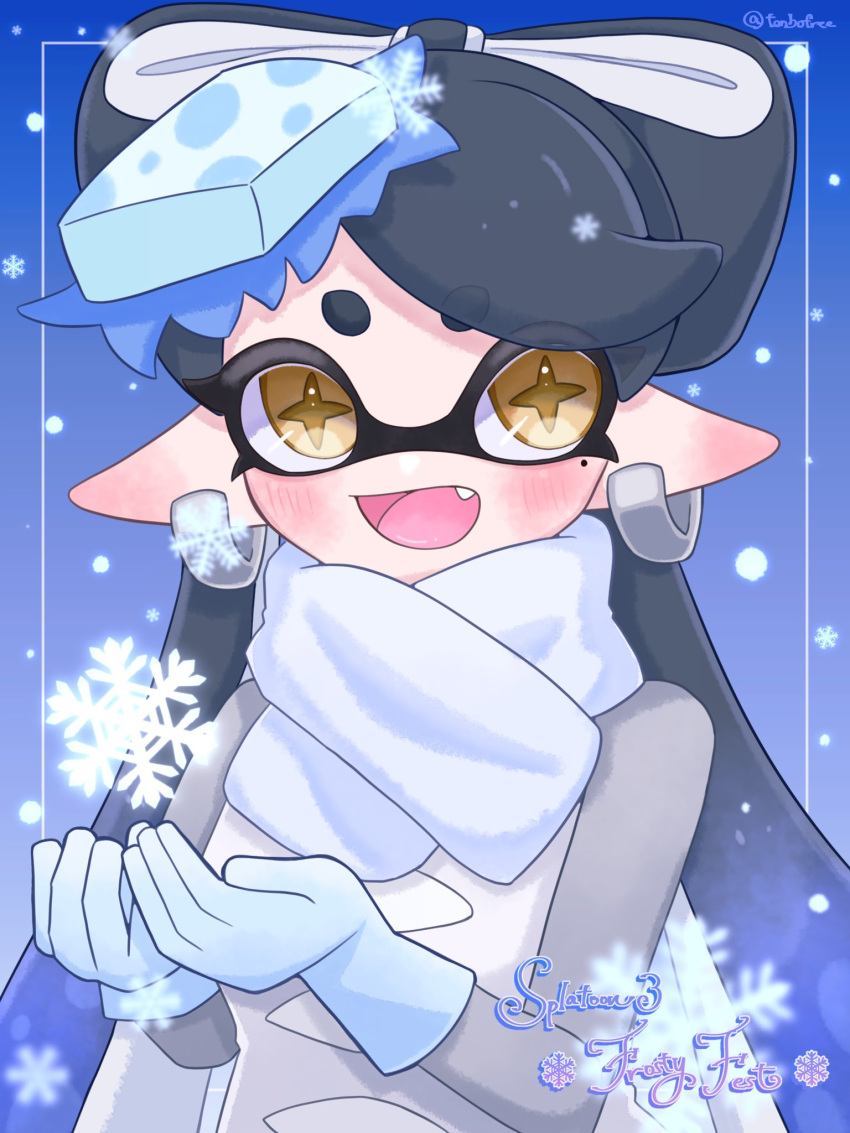 1girl :d black_hair blue_background blue_gloves blue_hair bow-shaped_hair callie_(splatoon) commentary_request copyright_name earrings fang food food_on_head gloves gradient_hair highres hoop_earrings inkling inset_border jewelry long_hair looking_at_viewer mole mole_under_eye multicolored_hair object_on_head open_mouth pointy_ears scarf smile snowflakes snowing solo splatoon_(series) splatoon_3 star-shaped_pupils star_(symbol) sushi symbol-shaped_pupils tentacle_hair thick_eyebrows tonbofree two-tone_hair very_long_hair white_scarf yellow_eyes yellow_pupils