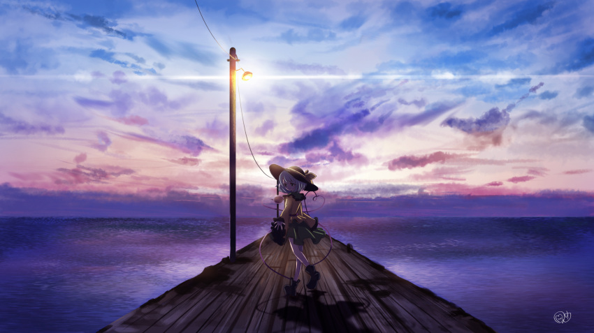 1girl bangs blouse boots bow closed_mouth cloud cloudy_sky diffraction_spikes eyeball eyebrows_visible_through_hair full_body green_eyes green_skirt hat hat_bow heart heart_of_string highres komeiji_koishi lamppost light_smile long_sleeves looking_at_viewer looking_back nke outdoors pier scenery short_hair silver_hair skirt sky solo standing sun third_eye touhou twilight water yellow_blouse