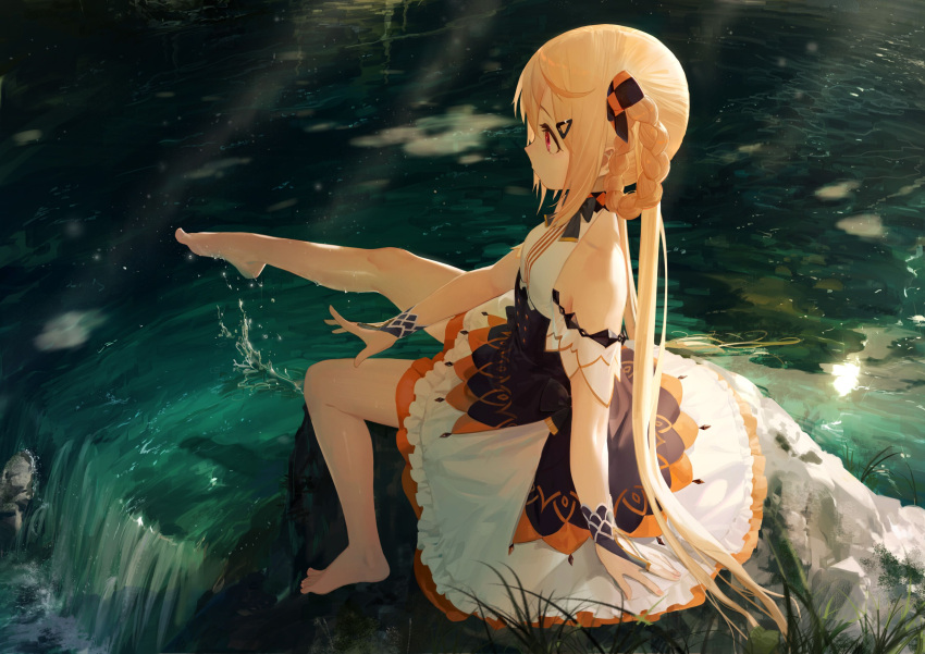 1girl absurdres bangs bare_legs bare_shoulders barefoot blonde_hair bridal_gauntlets chinese_commentary commentary_request dress feet from_side full_body hair_ornament hair_rings hairpin highres legs leiq long_hair pink_eyes shian_(synthesizer_v) sitting solo synthesizer_v twintails very_long_hair water wet white_dress