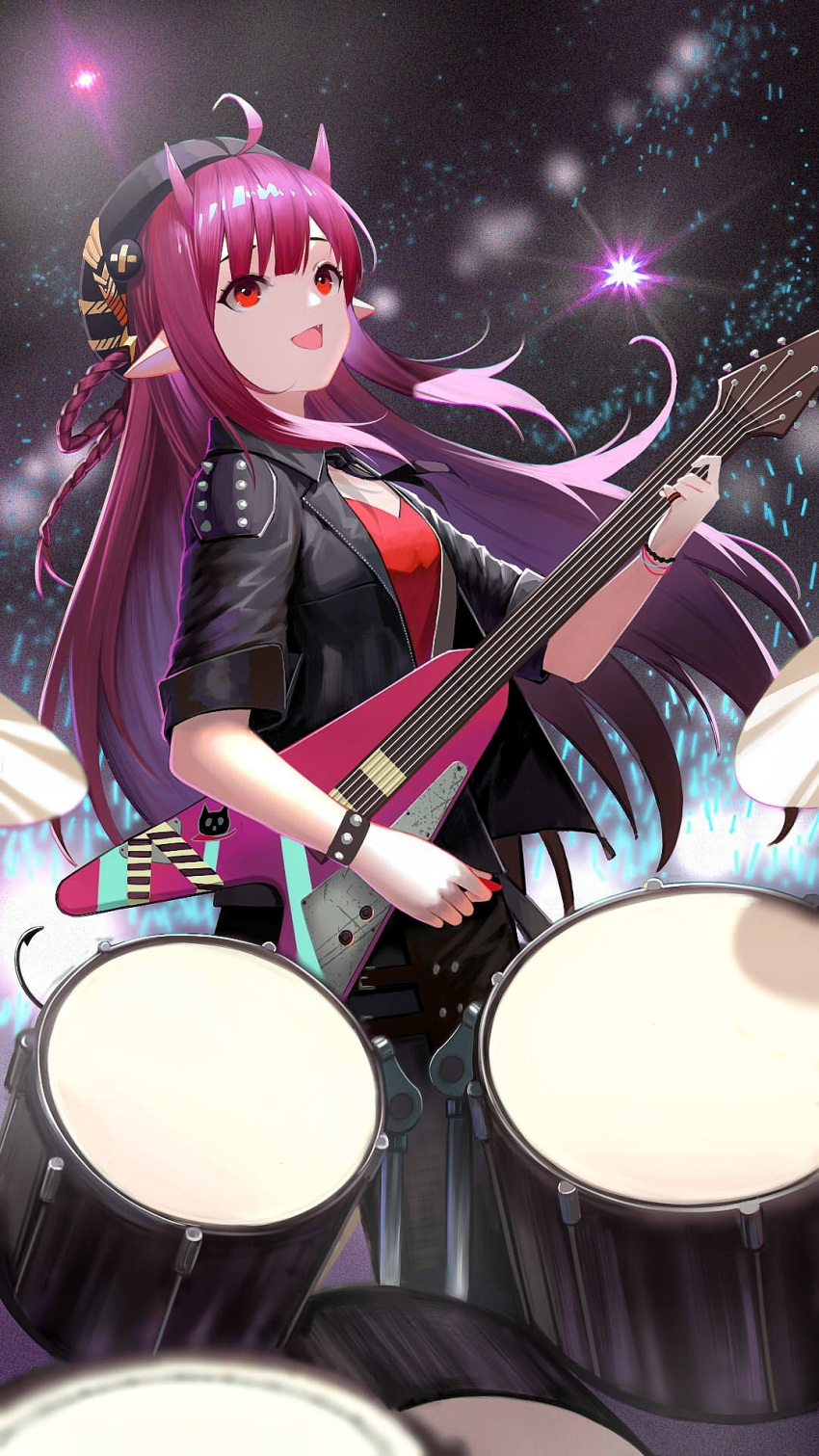 1girl :d ahoge arknights black_headwear black_jacket breasts chinese_commentary cigarette_p commentary_request concert drum drum_set electric_guitar fang guitar hat highres holding holding_instrument horns instrument jacket long_hair looking_away music official_alternate_costume open_clothes open_jacket open_mouth playing_instrument pointy_ears red_eyes red_hair short_sleeves sleeves_folded_up small_breasts smile studded_bracelet tail very_long_hair vigna_(arknights) vigna_(black_wave)_(arknights)