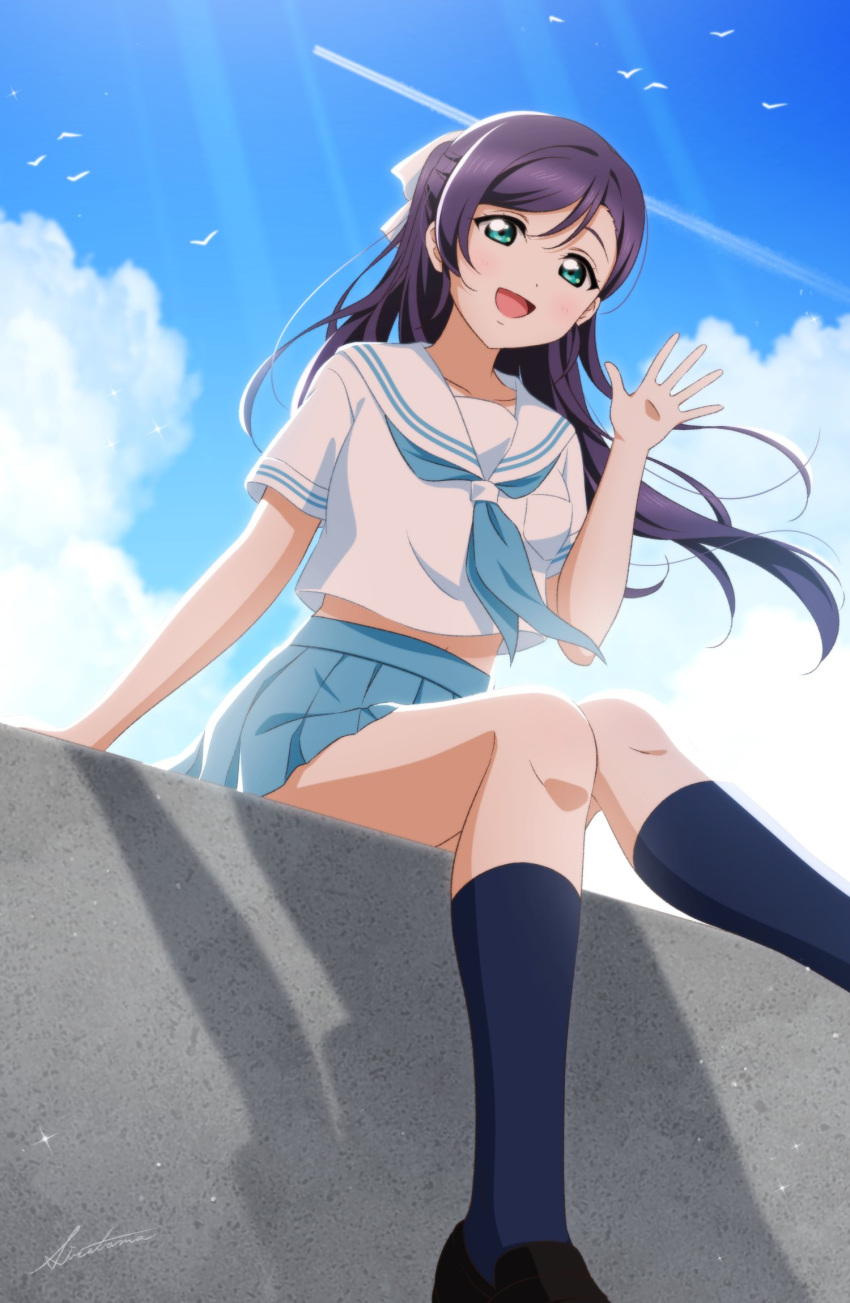 1girl black_legwear blue_neckwear blue_skirt blue_sky bow brown_footwear cloud commentary_request feet_out_of_frame hair_bow hand_up highres kneehighs light_blush loafers long_hair love_live! love_live!_school_idol_project neckerchief open_mouth pleated_skirt purple_hair sailor_collar school_uniform serafuku shiratama_(siratama_ll) shoes short_sleeves sitting skirt sky smile solo toujou_nozomi waving white_bow white_sailor_collar