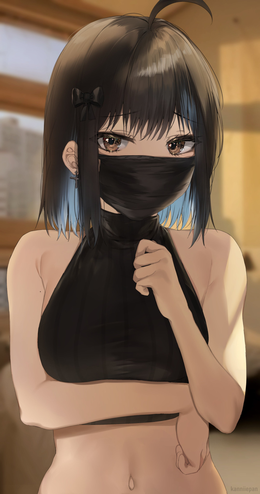1girl absurdres ahoge bare_arms bare_shoulders black_hair black_shirt blurry blurry_background bow breast_hold breasts brown_eyes crop_top cross cross_earrings earrings hair_bow hand_up highres irene_(kanniiepan) jewelry kanniiepan looking_at_viewer mask medium_breasts midriff mole mole_on_shoulder mouth_mask multicolored_hair navel original ribbed_shirt shirt short_hair sidelocks sleeveless sleeveless_shirt sleeveless_turtleneck solo stomach turtleneck two-tone_hair upper_body