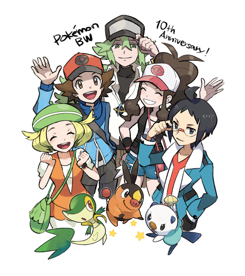 2girls 3boys :d ahoge anniversary antenna_hair arm_up bangs baseball_cap bianca_(pokemon) black_hair blonde_hair blue_jacket brown_eyes brown_hair brown_pants cheren_(pokemon) closed_eyes closed_mouth collared_shirt copyright_name eyelashes gen_5_pokemon glasses green_bag green_eyes green_hair green_headwear grin hair_between_eyes hand_on_headwear hand_on_hip hands_up happy hat high_ponytail highres hilbert_(pokemon) hilda_(pokemon) jacket jewelry kokesa_kerokero long_hair long_sleeves looking_at_viewer multiple_boys multiple_girls n_(pokemon) necklace number open_clothes open_jacket open_mouth oshawott pants pokemon pokemon_(creature) pokemon_(game) pokemon_bw seashell shell shirt short_hair short_sleeves sidelocks smile snivy star_(symbol) starter_pokemon_trio tepig tongue undershirt upper_teeth white_shirt wristband |d