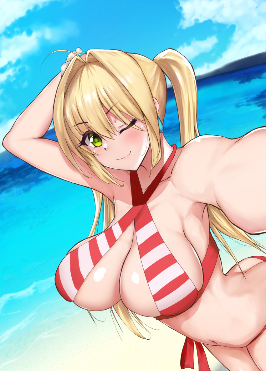 1girl ahoge akatsuki_ikki ass bangs bare_legs bare_shoulders bikini blonde_hair breasts eyebrows_behind_hair eyebrows_visible_through_hair fate/grand_order fate_(series) green_eyes highres large_breasts long_hair looking_at_viewer nero_claudius_(fate)_(all) nero_claudius_(swimsuit_caster)_(fate) ocean one_eye_closed reaching_out ribbon sky smile solo stomach swimsuit tange_sakura twintails upper_body