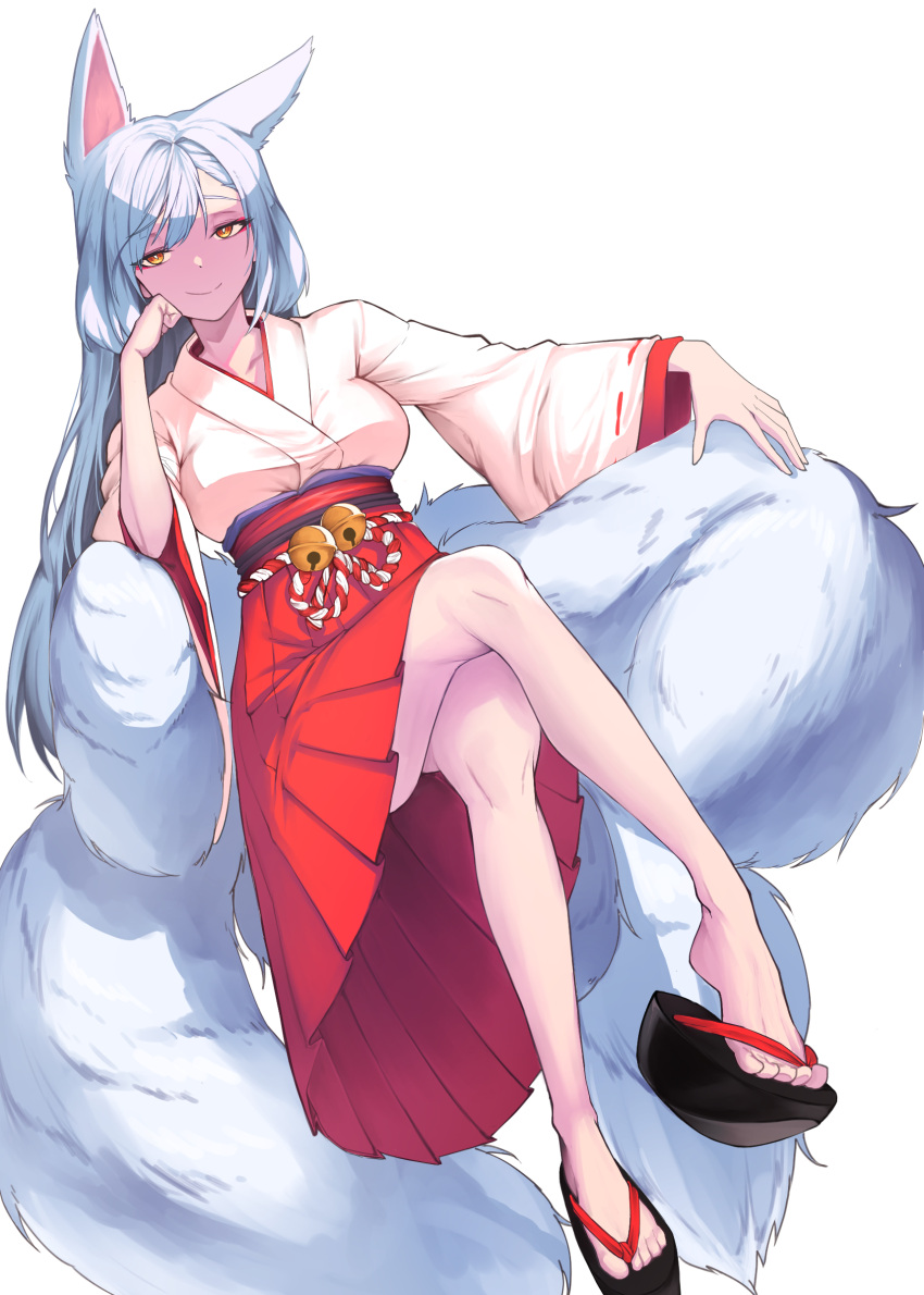 animal_ears cica japanese_clothes kitsune miko skirt_lift tail