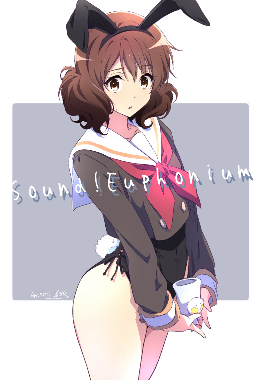 1girl adapted_costume animal_ears bag black_bag black_leotard brown_eyes brown_hair brown_shirt closed_mouth commentary_request copyright_name dated fake_animal_ears hibike!_euphonium highres kitauji_high_school_uniform leotard looking_at_viewer neckerchief nii_manabu oumae_kumiko pink_neckerchief playboy_bunny rabbit_ears rabbit_tail sailor_collar sailor_shirt school_uniform shirt short_hair side-tie_leotard signature solo standing tail thighs white_sailor_collar