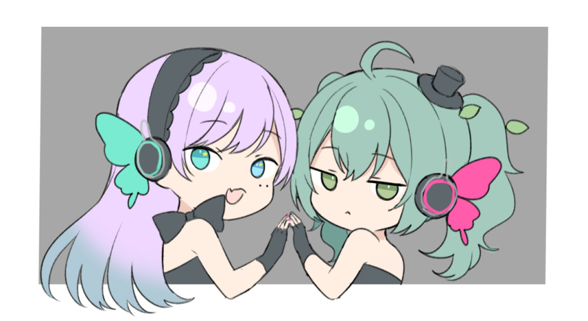2girls :&lt; :d bare_shoulders black_dress black_gloves black_hairband black_hat blue_eyes chibi closed_mouth copyright_request cropped_torso dress fang fingerless_gloves from_side gloves gradient_hair green_eyes green_hair grey_background hair_between_eyes hairband hat heterochromia leaf long_hair looking_at_viewer looking_to_the_side midorikawa_you mini_hat mini_top_hat multicolored_hair multiple_girls smile star_(symbol) star_in_eye strapless strapless_dress symbol_in_eye tilted_headwear top_hat twintails two-tone_background upper_body white_background