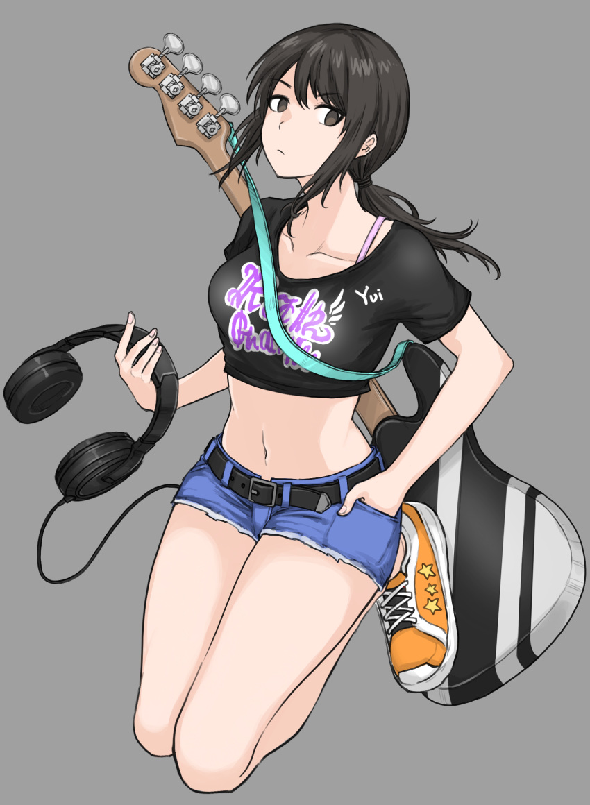 1girl bass_guitar belt black_hair black_shirt bra_strap breasts collarbone crop_top fuku_(fuku12290574) grey_background guitar headphones highres holding instrument looking_at_viewer low_ponytail original puffy_short_sleeves puffy_sleeves shirt shoes short_shorts short_sleeves shorts simple_background solo star_(symbol)