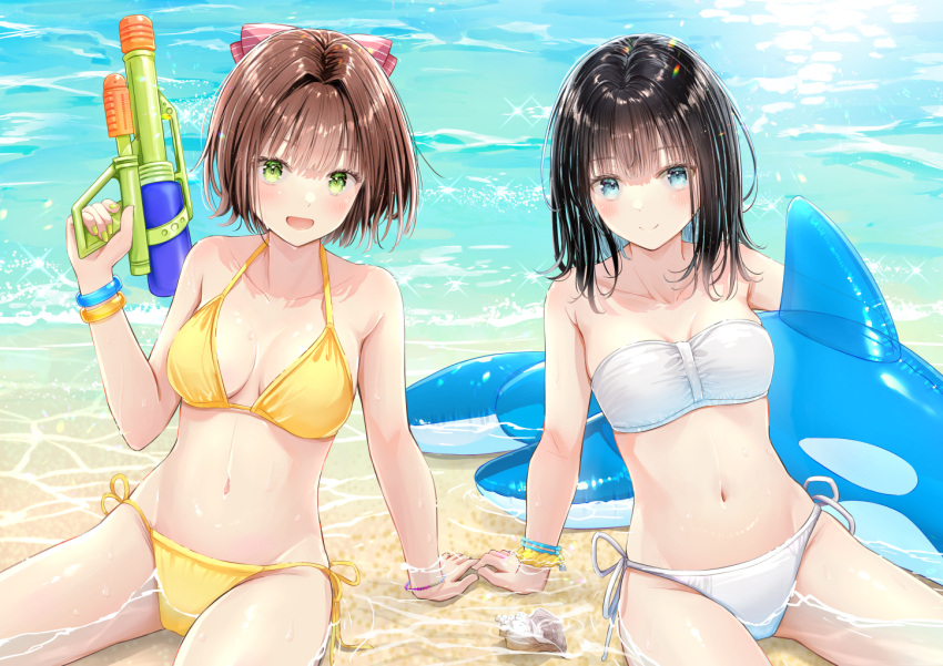 2girls akasaka_asa aliasing aqua_eyes beach bikini black_hair brown_hair green_eyes navel original swimsuit water wristwear