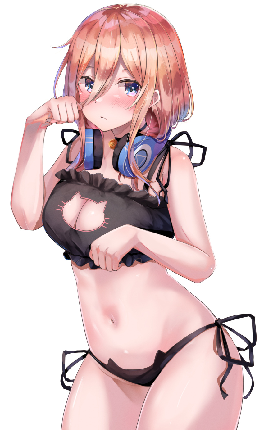 5-toubun_no_hanayome bra cleavage headphones lingerie nakano_miku pantsu string_panties yuunamida_uyu