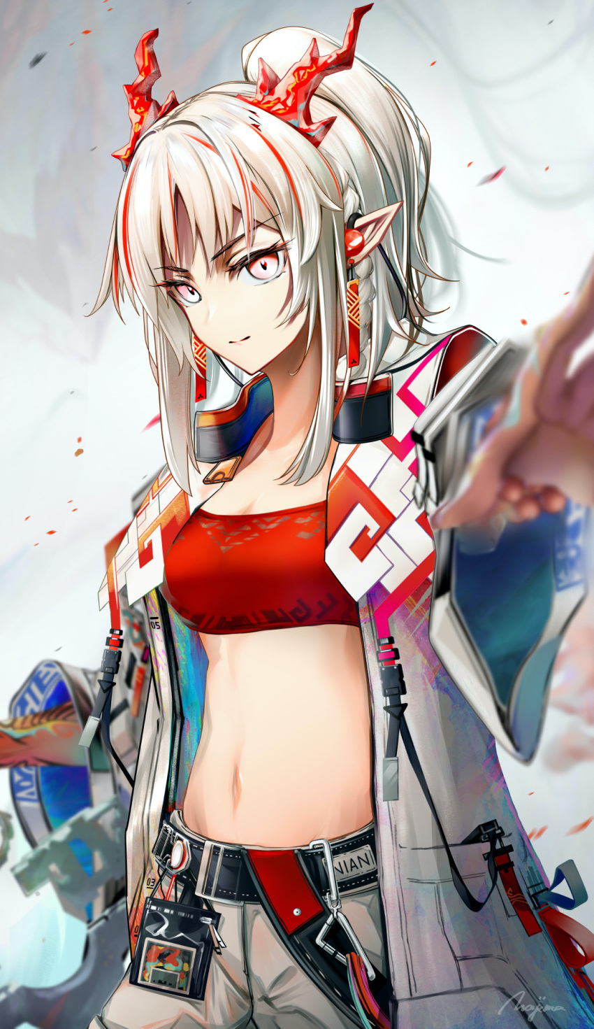 1girl arknights bandeau belt black_belt breasts closed_mouth commentary cowboy_shot english_commentary grey_background grin highres horns long_hair looking_at_viewer medium_breasts midriff multicolored_hair navel nian_(arknights) pointy_ears purple_eyes red_hair silver_hair smile solo standing stomach strapless streaked_hair tubetop yokaze_(yokajie)