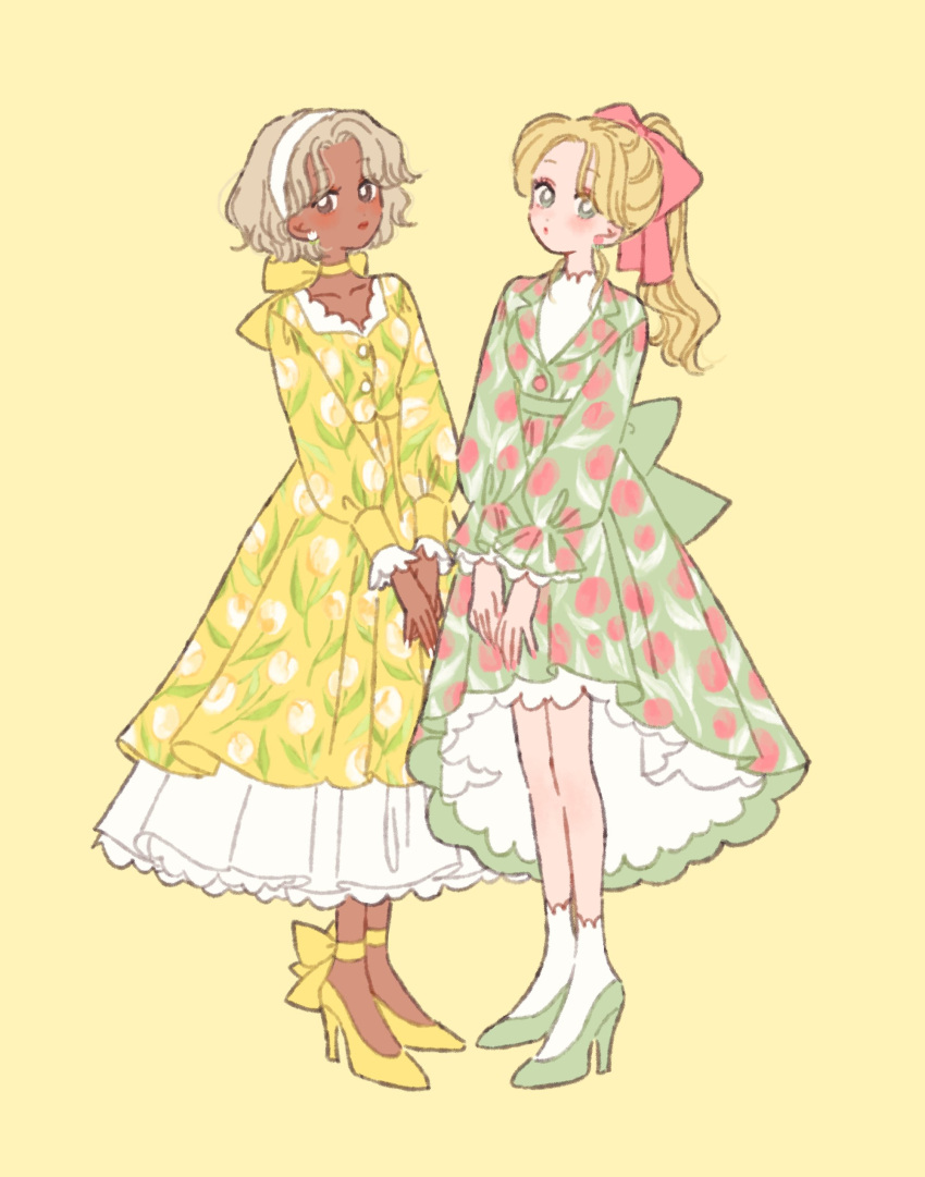 2girls absurdres back_bow blonde_hair blush bow brown_eyes choker dark_skin dress earrings fashion floral_dress floral_print flower green_dress green_eyes green_footwear hair_bow headband high_heels highres jewelry light_brown_hair matching_outfit multiple_girls original ponytail print_dress red_bow rikuwo shirt socks symbol-only_commentary tulip undershirt underskirt white_headband white_shirt yellow_background yellow_dress yellow_footwear