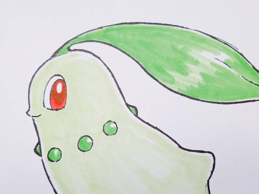 chikorita closed_mouth commentary_request from_side highres looking_at_viewer no_humans pokemon pokemon_(creature) red_eyes sideways_glance simple_background smile solo sugimori_ken traditional_media white_background