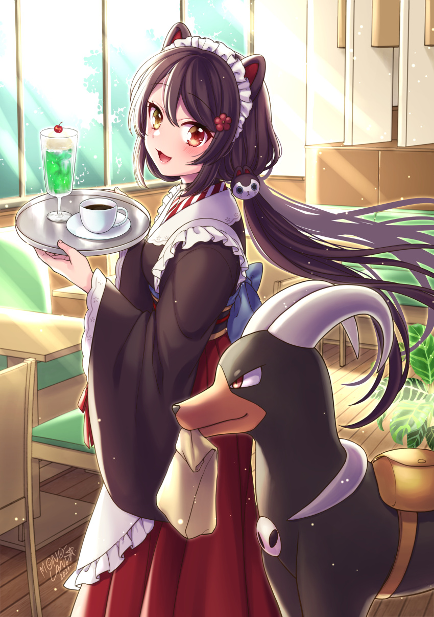 1girl :d absurdres animal_ears apron bag black_hair black_kimono brown_eyes chair closed_mouth coffee commentary_request couch crossover cup day dog_ears dog_hair_ornament frilled_hat frills hair_between_eyes hair_ornament hakama hakama_skirt hat heterochromia highres holding holding_tray houndoom indoors inui_toko japanese_clothes kimono long_hair long_sleeves low_twintails mono_land mouth_hold nijisanji paper_bag pokemon pokemon_(creature) red_eyes red_hakama saucer signature skirt smile table tray twintails very_long_hair virtual_youtuber white_apron wide_sleeves window wooden_floor
