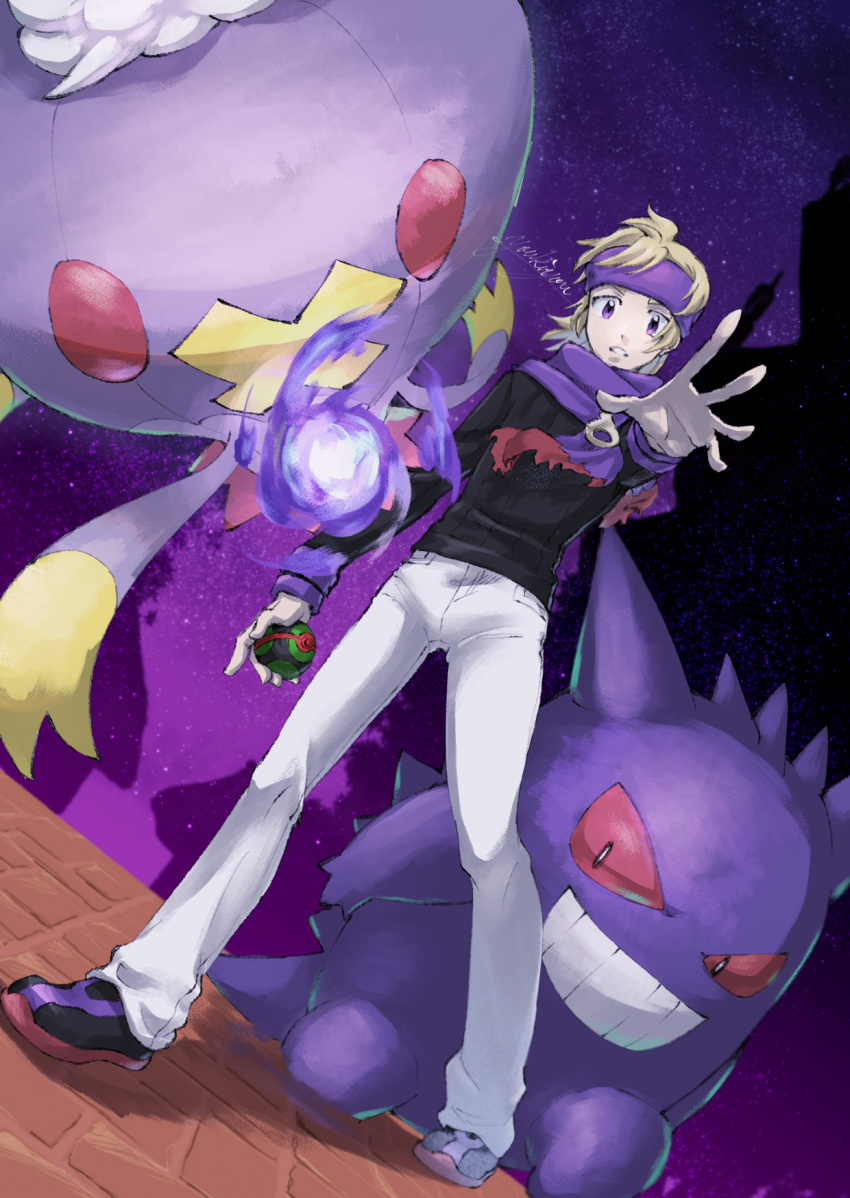 1boy bangs black_footwear black_sweater blonde_hair commentary_request drifblim dusk_ball from_below gengar highres holding holding_poke_ball legs_apart looking_at_viewer male_focus morty_(pokemon) pants parted_lips poke_ball pokemon pokemon_(creature) pokemon_(game) pokemon_hgss purple_eyes purple_headband purple_scarf ribbed_sweater scarf shoes short_hair spread_fingers standing sweater white_pants youki_you