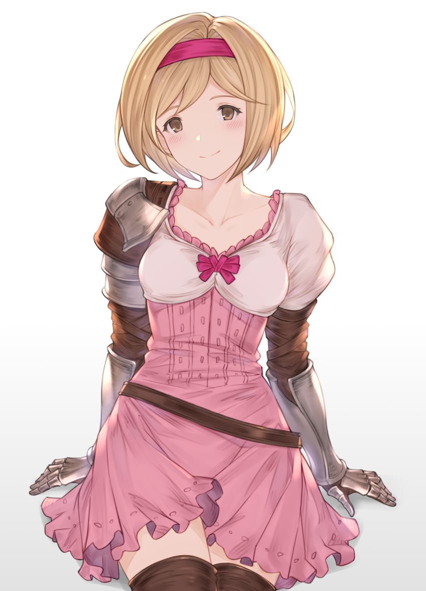1girl absurdres arm_support armor bangs belt blonde_hair blush boots breasts collarbone commentary cowboy_shot djeeta_(granblue_fantasy) fighter_(granblue_fantasy) gauntlets gradient gradient_background granblue_fantasy hairband highres looking_at_viewer pink_hairband short_hair shoulder_armor sitting small_breasts smile solo split_mouth thigh_boots thighhighs wuming yellow_eyes zettai_ryouiki
