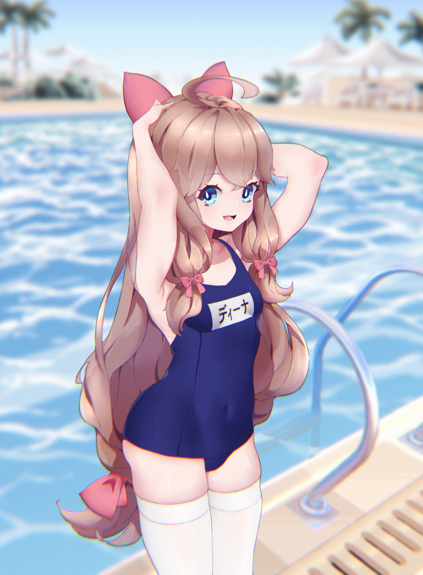 1girl a-soul absurdres ahoge blue_eyes blue_swimsuit blurry blurry_background bow brown_hair commentary_request day diana_(a-soul) gioyun_vi hair_bow highres long_hair name_tag outdoors palm_tree pool pool_ladder school_swimsuit solo swimsuit thighhighs tree wavy_hair white_legwear