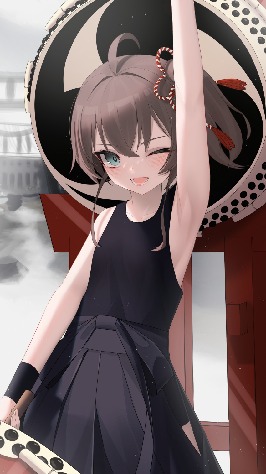 1girl ;d absurdres ahoge aqua_eyes arm_up armpits bangs bare_shoulders black_dress blush brown_hair commentary_request cowboy_shot dress drum eyebrows_visible_through_hair hair_ribbon highres hip_vent hololive instrument looking_at_viewer natsuiro_matsuri one_eye_closed one_side_up open_mouth ribbon short_hair_with_long_locks sidelocks sleeveless sleeveless_dress smile solo taiko_drum tassel thomas_8000 virtual_youtuber wristband