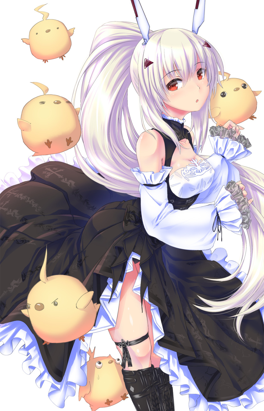 1girl ayanami_(azur_lane) ayanami_(nightfall_raiment)_(azur_lane) azur_lane bangs belt bird black_footwear boots breasts chick cleavage commentary_request detached_sleeves eyebrows_visible_through_hair hair_between_eyes hair_ornament hairclip headgear highres knee_boots leaning_forward long_hair long_sleeves looking_at_viewer manjuu_(azur_lane) official_alternate_costume parted_lips ponytail red_eyes side_slit sidelocks silver_hair simple_background solo thighlet tomineko_(tomineko_p) white_background wide_sleeves