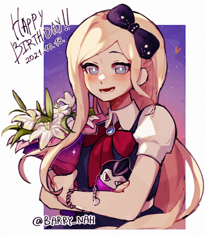 1girl artist_name bangs barry_nah black_bow black_vest blonde_hair blush bouquet bow character_doll danganronpa_(series) danganronpa_2:_goodbye_despair dated flower hair_bow happy_birthday highres holding holding_bouquet long_hair lower_teeth open_mouth outside_border puffy_short_sleeves puffy_sleeves red_bow red_neckwear short_sleeves smile solo sonia_nevermind tanaka_gandamu teeth upper_body vest