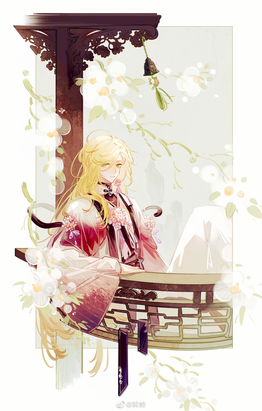 1boy alternate_color arm_rest bell black_shirt blonde_hair cherry_blossoms closed_mouth earrings feet_out_of_frame flower flower_earrings flower_ornament gradient_clothes green_eyes highres jewelry light_smile long_hair long_sleeves looking_at_viewer male_focus official_alternate_costume pink_flower procreate_(medium) railing red_robe robe shirt shuling single_earring sitting solo swept_bangs tassel tassel_earrings the_tale_of_food turtleneck white_flower white_robe wide_sleeves yangzhou_fried_rice_(the_tale_of_food)