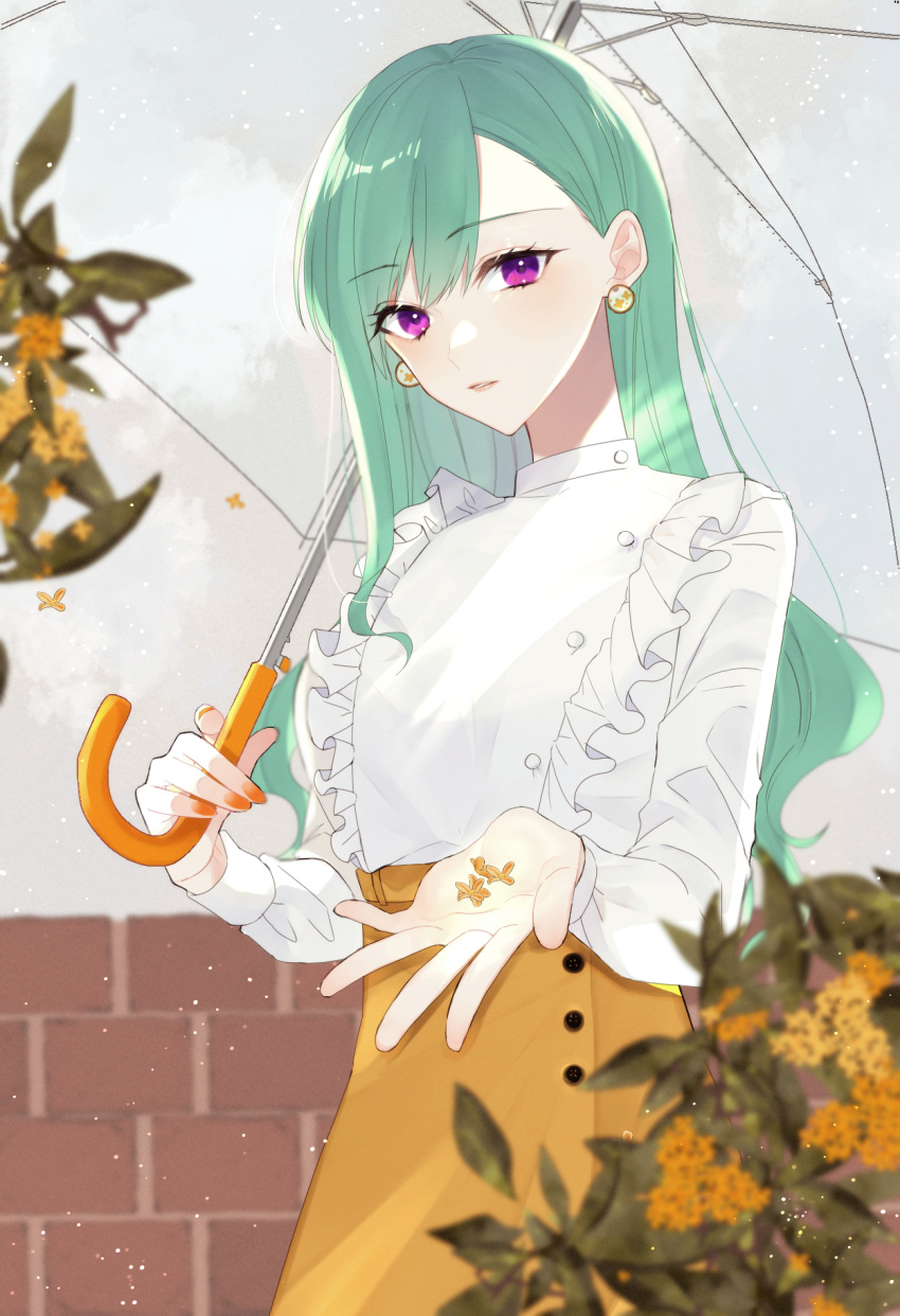 1girl alternate_costume autumn bangs earrings eyebrows_visible_through_hair frilled_shirt frills green_hair hatori_naco highres jewelry long_hair long_sleeves looking_at_viewer orange_nails orange_skirt parted_lips purple_eyes shirt skirt solo swept_bangs umbrella virtual_youtuber vspo! wall white_shirt yakumo_beni