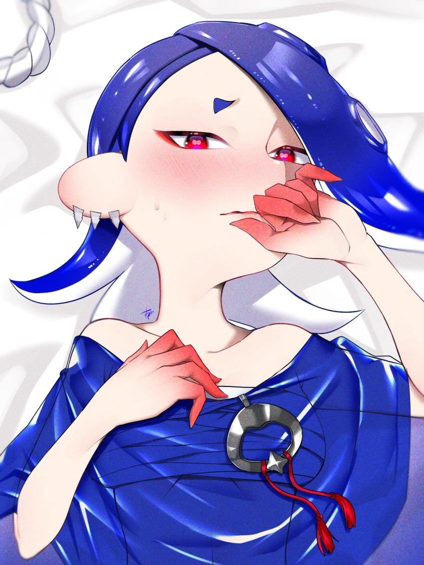 1girl blue_hair blue_shawl blush breasts cephalopod_eyes chest_sarashi closed_mouth commentary_request hachimaki hachimaki_removed headband highres looking_at_viewer lying medium_hair nejiri_hachimaki octoling on_back on_bed parted_lips red_eyes sarashi shawl shiver_(splatoon) solo splatoon_(series) splatoon_3 sweat takagi_(tkgiii) tentacle_hair tooth_earrings