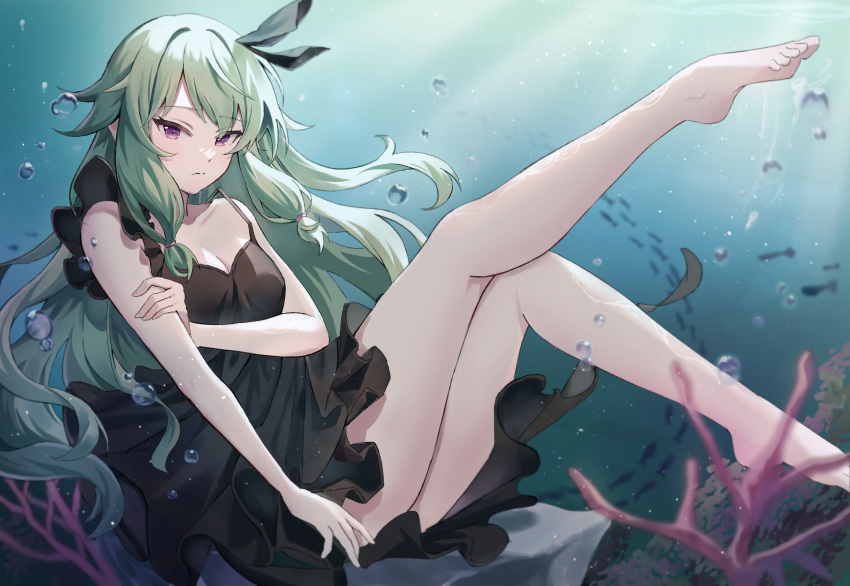 1girl air_bubble alternate_costume bare_legs bare_shoulders barefoot black_dress black_ribbon breasts bubble dress fish green_hair hair_ribbon highres kusanagi_nene long_hair parted_lips project_sekai purple_eyes ribbon sleeveless small_breasts solo underwater very_long_hair