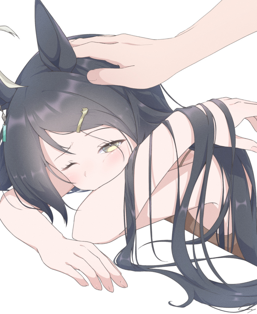 1girl 1other ahoge black_hair brown_camisole camisole ci4 hair_ornament hairclip headpat highres horse_girl long_hair manhattan_cafe_(umamusume) one_eye_closed simple_background umamusume waking_up white_background yellow_eyes