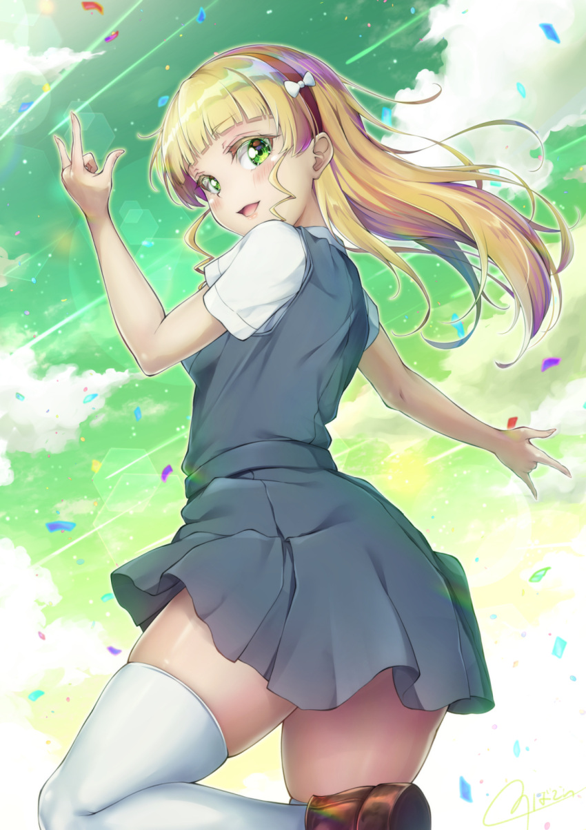 1girl \m/ bangs birthday blonde_hair blush cloud cloudy_sky commentary confetti double_\m/ green_eyes green_sky hairband heanna_sumire highres long_hair looking_at_viewer looking_back love_live! love_live!_superstar!! novady red_hairband school_uniform short_sleeves sky solo thighhighs white_legwear yuigaoka_school_uniform