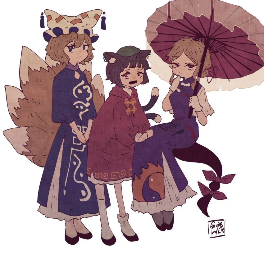 3girls adapted_costume animal_ear_fluff animal_ears asymmetrical_legwear bangs blonde_hair blue_eyes breasts brown_hair cat_ears chen commentary_request earrings eyebrows_visible_through_hair eyeshadow flame_print fox_tail gap_(touhou) gloves hair_between_eyes hand_to_own_mouth hat headwear_removed highres jewelry large_breasts long_sleeves looking_at_viewer makeup mob_cap multiple_girls multiple_tails nekomata oil-paper_umbrella red_eyes red_eyeshadow shoes short_hair short_sleeves sidelocks simple_background single_earring smile sokura_(mochichitose) standing tabard tail tassel touhou two_tails umbrella uneven_legwear white_background white_gloves white_legwear yakumo_ran yakumo_yukari yin_yang yin_yang_print