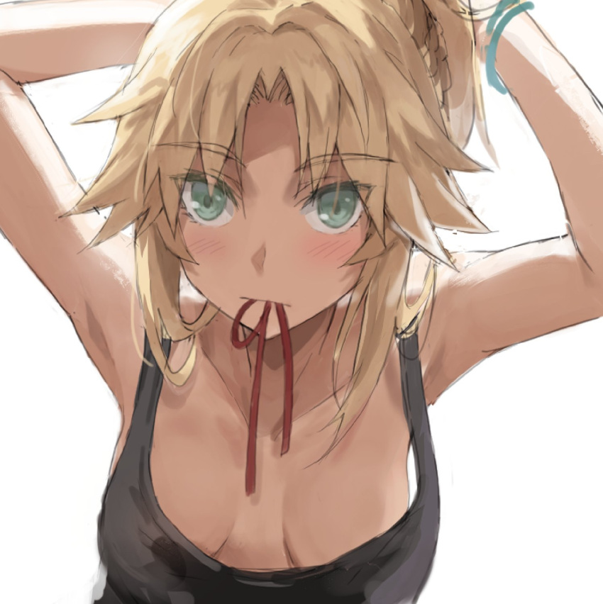 1girl armpits arms_behind_head arms_up bangs bare_shoulders black_tank_top blonde_hair blush breasts collarbone fate/apocrypha fate_(series) green_eyes highres long_hair looking_at_viewer mordred_(fate) mordred_(fate/apocrypha) mouth_hold parted_bangs ponytail sidelocks small_breasts solo tank_top tonee tying_hair