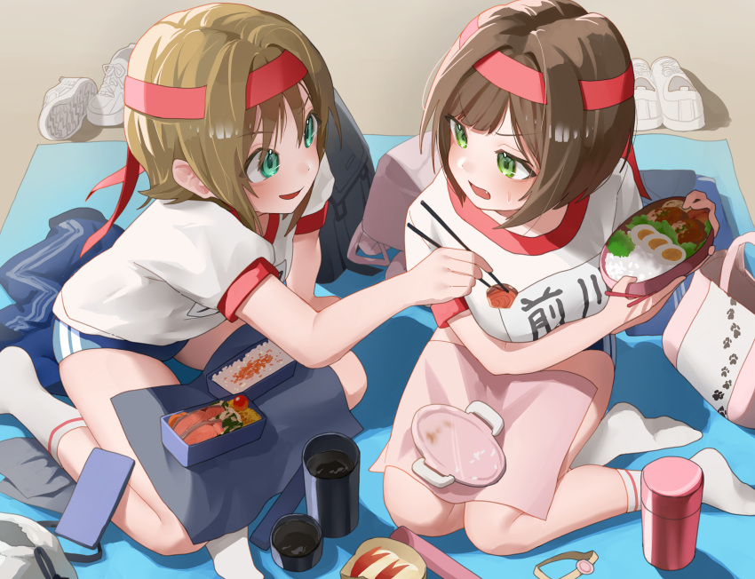 2girls :d absurdres asterisk_(idolmaster) bento brown_hair buruma chopsticks facing_another fang green_eyes gym_uniform headband highres holding holding_chopsticks idolmaster idolmaster_cinderella_girls jersey maekawa_miku mat multiple_girls name_tag ningen_mame salmon shoes shoes_removed short_hair sitting smile sweatdrop tada_riina tumbler v-shaped_eyebrows white_footwear yokozuwari