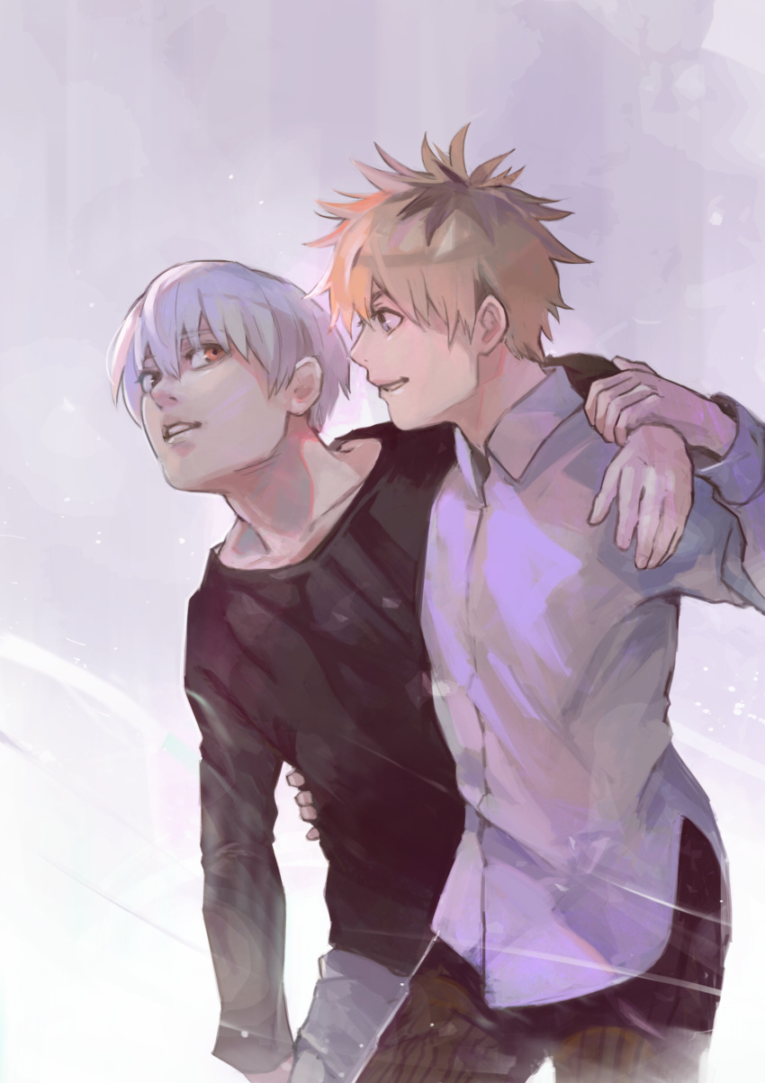 2boys arm_around_shoulder bangs black_hair black_pants black_shirt blonde_hair collarbone collared_shirt cowboy_shot from_side grey_background grey_hair grey_pants grey_shirt helping highres kaneki_ken kyuuba_melo long_sleeves male_focus multicolored_hair multiple_boys nagachika_hideyoshi pants parted_lips profile red_eyes shirt short_hair striped striped_pants teeth tokyo_ghoul two-tone_hair