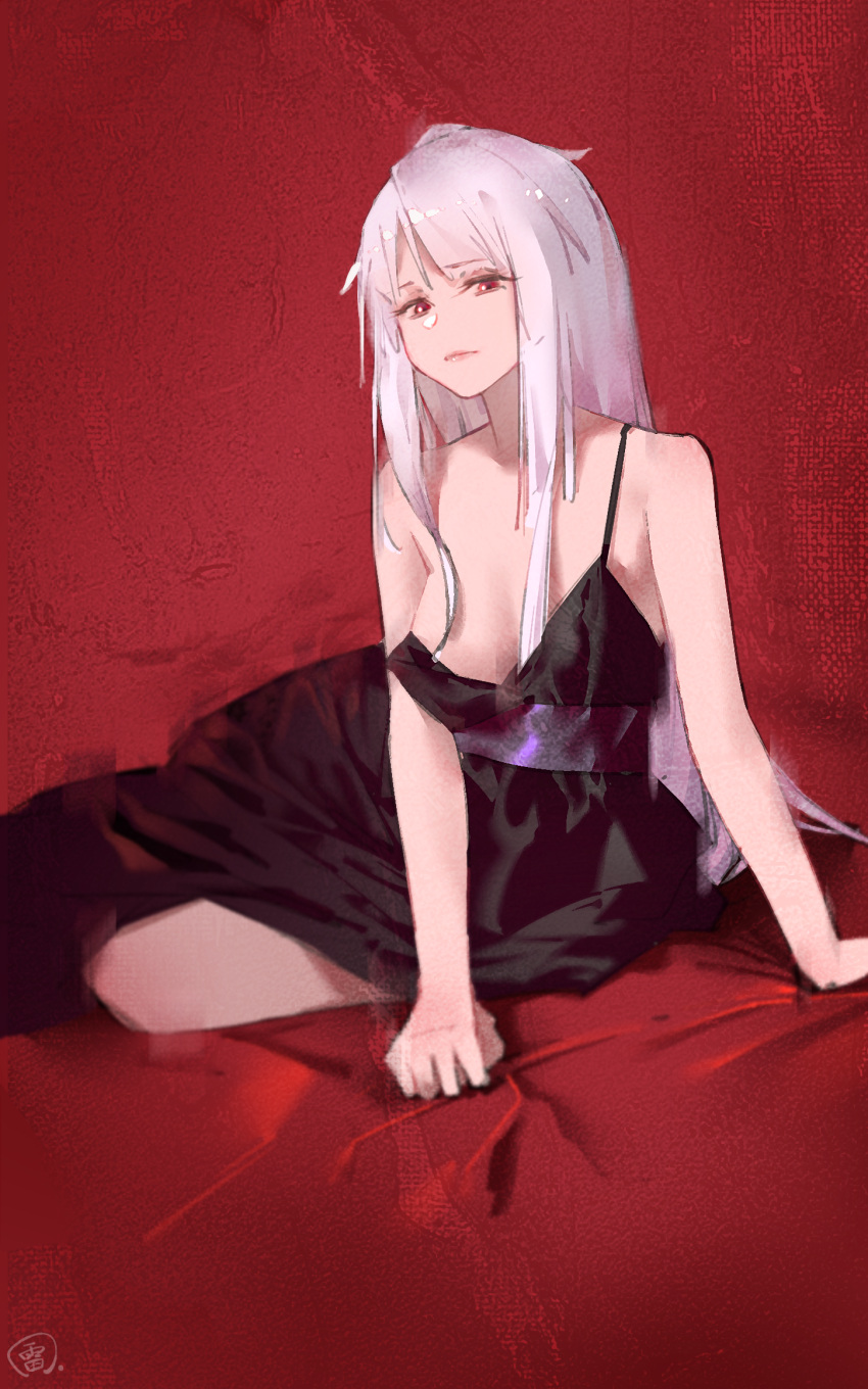 1girl arm_support bare_arms black_dress breasts cleavage closed_mouth commentary dress english_commentary highres long_hair looking_at_viewer original photo-referenced red_background red_eyes sitting sleeveless sleeveless_dress solo white_hair wudiyishileiyu