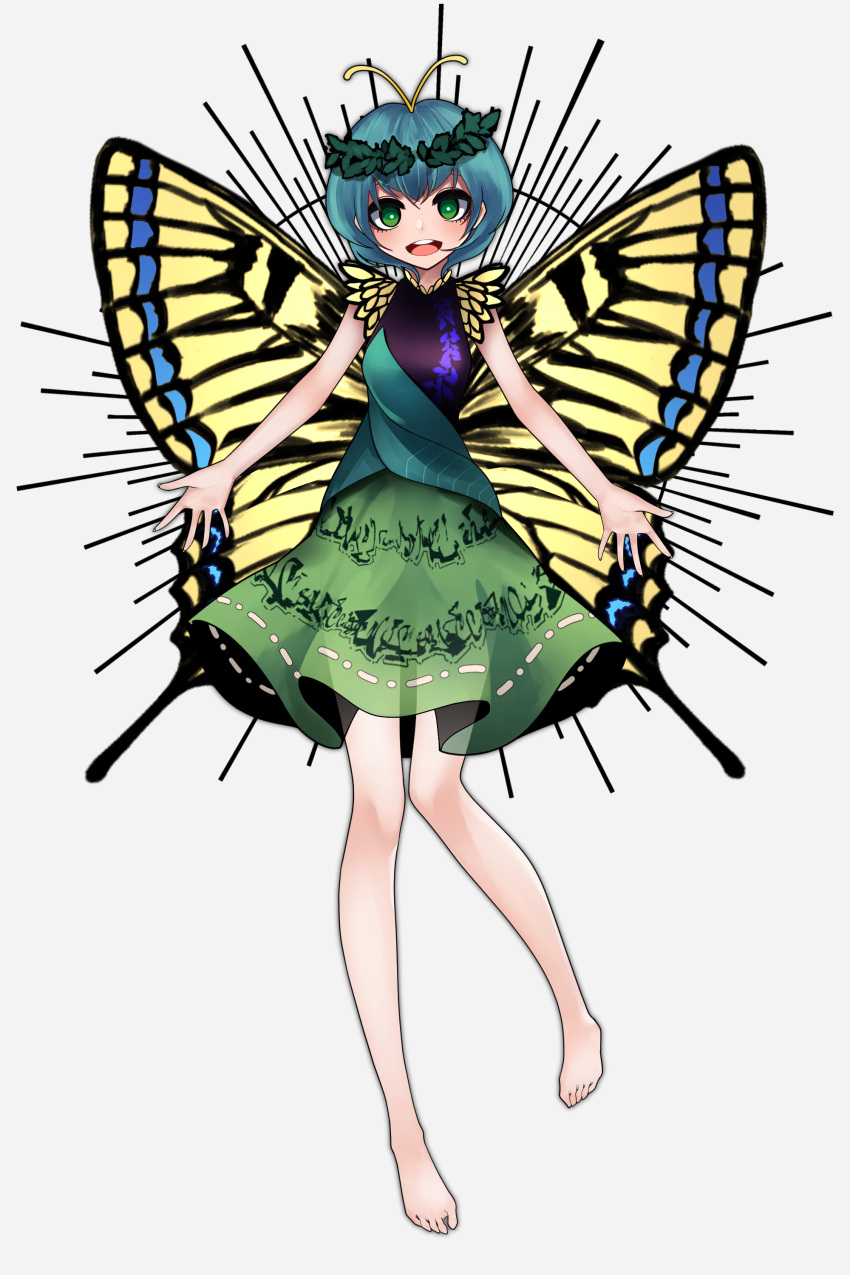 1girl absurdres alternate_eye_color antennae aqua_hair bare_legs barefoot butterfly_wings dress eternity_larva fairy full_body green_dress green_eyes grey_background hair_between_eyes highres inoshin_(inixia1748) leaf leaf_on_head multicolored_clothes multicolored_dress open_mouth round_teeth short_hair simple_background single_strap smile solo teeth touhou upper_teeth wings