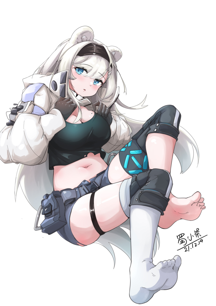 1girl absurdres animal_ears arknights aurora_(arknights) bangs bear_ears black_gloves black_hairband black_shirt blue_eyes blush breasts cleavage commentary_request crop_top dated eyebrows_visible_through_hair gloves grey_shorts hairband highres hinanawi_mika infection_monitor_(arknights) large_breasts long_hair long_sleeves looking_at_viewer midriff mole mole_on_breast navel parted_lips partial_commentary pouch shirt short_shorts shorts shrug_(clothing) silver_hair simple_background single_thighhigh solo stomach thighhighs very_long_hair white_background