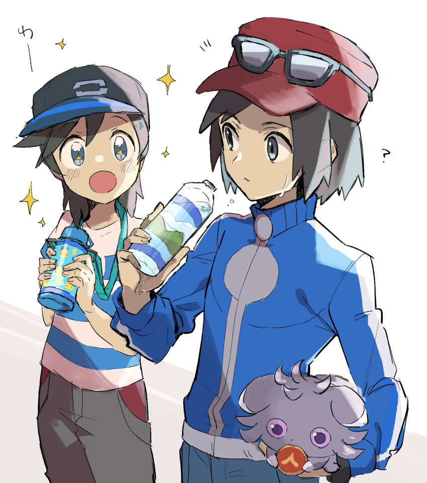 +_+ 2boys :o bangs baseball_cap black_headwear blue_jacket blush bottle calem_(pokemon) commentary_request elio_(pokemon) espurr eyewear_on_headwear grey_pants hat highres holding holding_bottle holding_pokemon jacket looking_at_another male_focus mikanbako_(aitatadon3) multiple_boys open_mouth pants pokemon pokemon_(creature) pokemon_(game) pokemon_sm pokemon_xy red_headwear shirt short_sleeves sparkle striped striped_shirt sunglasses t-shirt water_bottle water_drop white_background