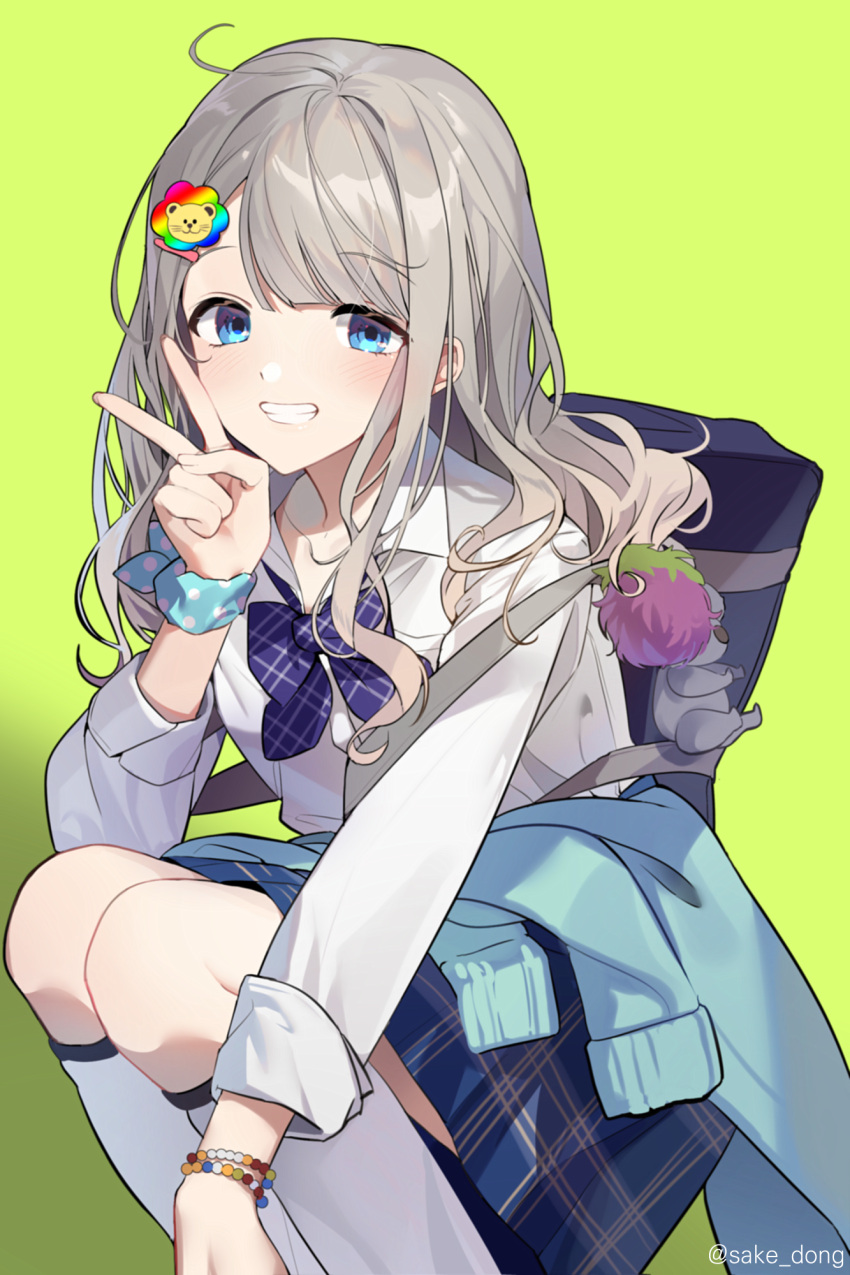 1girl bag banned_artist bead_bracelet beads blue_bow blue_bowtie blue_cardigan blue_eyes blue_neckwear blue_scrunchie bow bowtie bracelet cardigan cardigan_around_waist clenched_teeth clothes_around_waist gradient gradient_background green_background grey_hair hair_ornament highres idolmaster idolmaster_shiny_colors jewelry kneehighs long_hair long_sleeves looking_at_viewer medium_hair sake_dong school_uniform scrunchie serizawa_asahi shirt smile solo squatting teeth twitter_username v white_shirt wrist_scrunchie