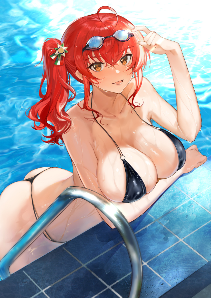 1girl ass azur_lane bangs bare_shoulders bikini black_bikini blush breasts cleavage collarbone goggles goggles_on_head highres large_breasts long_hair looking_at_viewer pool poolside red_hair side_ponytail smile solo swimsuit wading yayako_(804907150) zara_(azur_lane) zara_(poolside_coincidence)_(azur_lane)